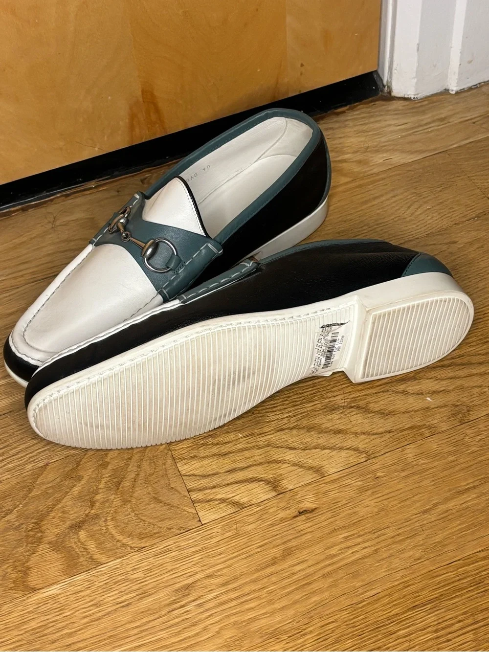 Gucci Men’s Size 11 White, Teal and Black Leather Horsebit Slip-On Loafers